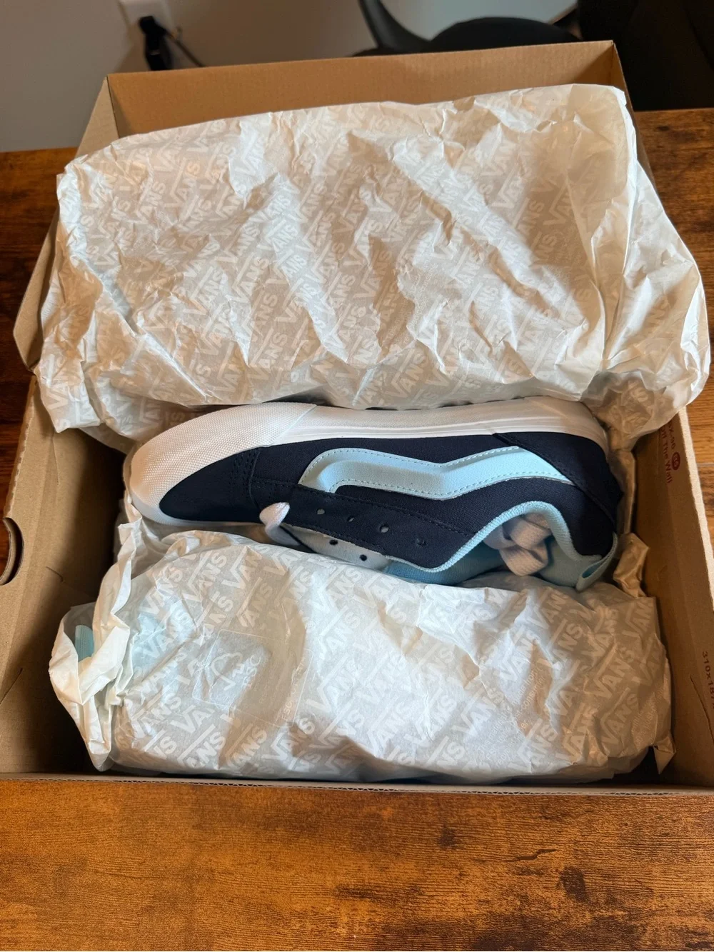 Vans Kids Low-Top Sneakers in Navy and Light Blue